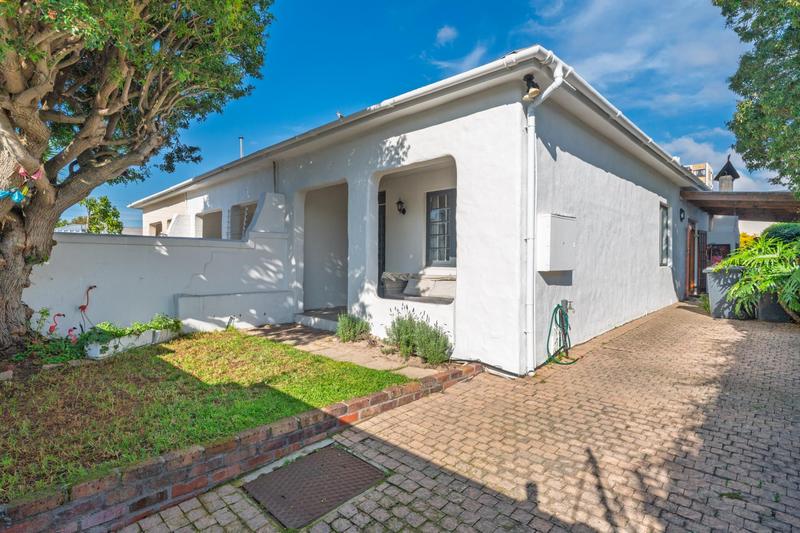 2 Bedroom Property for Sale in Harfield Village Western Cape